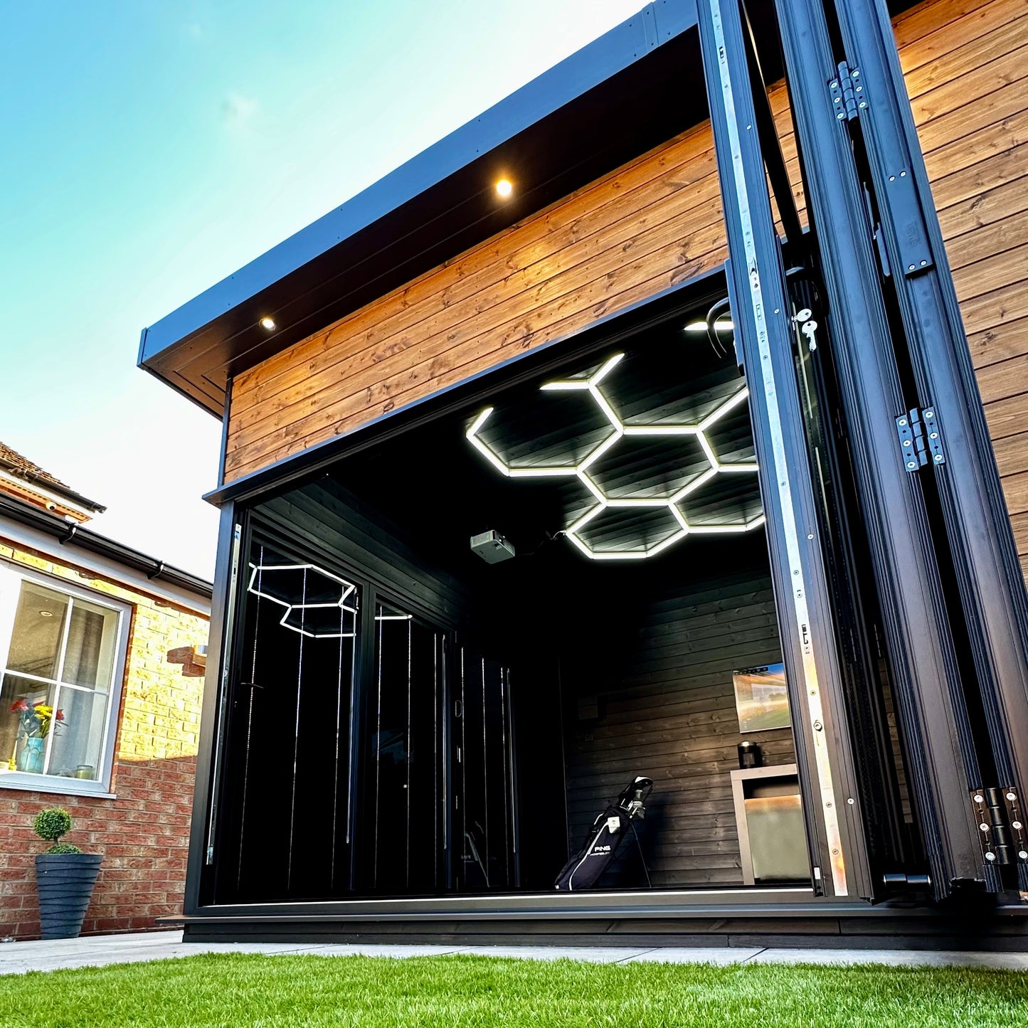 HEX LED LIGHTING 14 GRID WITH BORDER SYSTEM