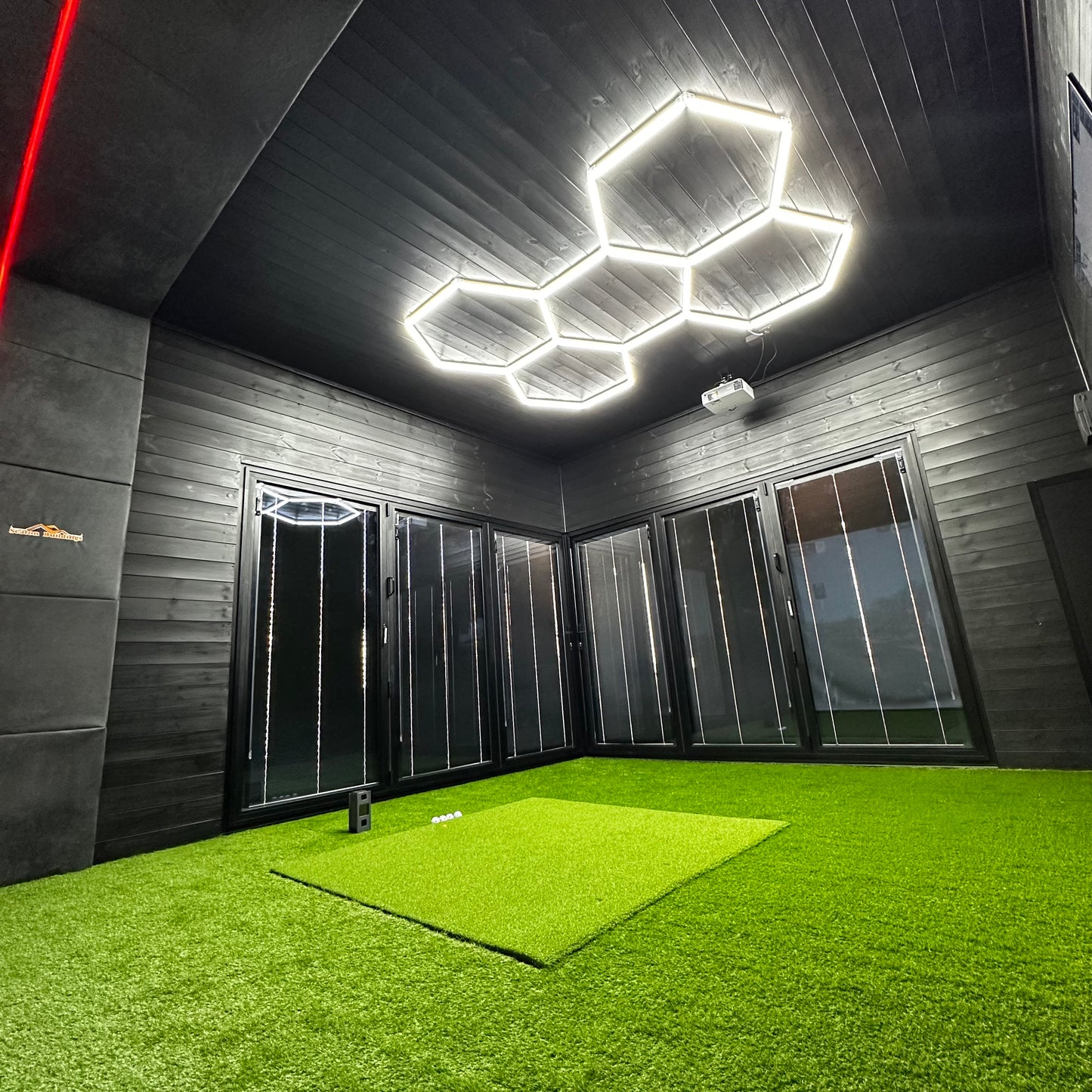 CARNOUSTIE GOLF SIMULATOR CABIN | 5 x 4M